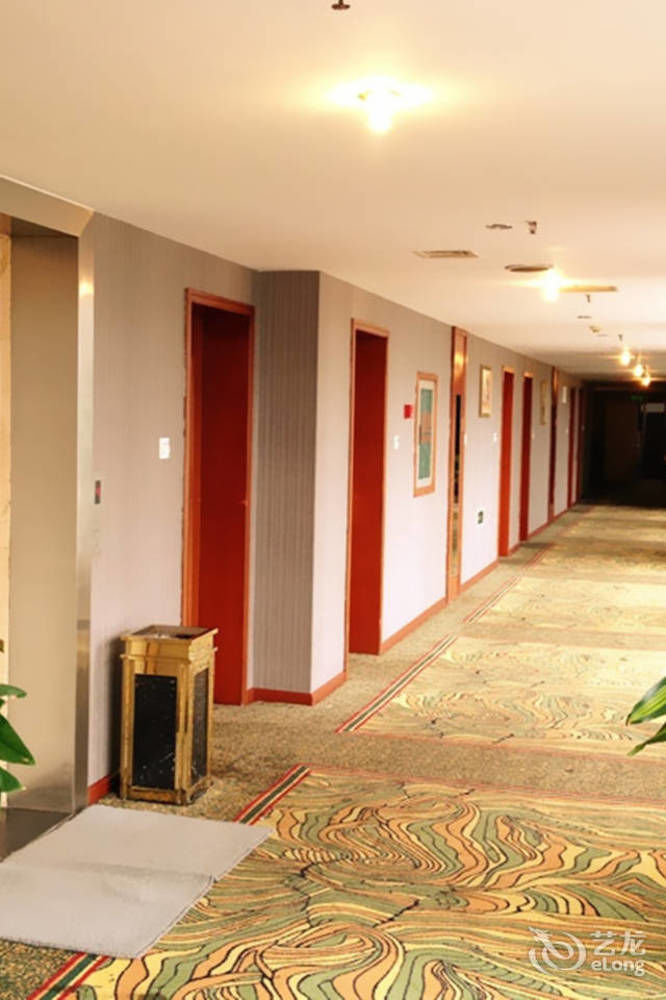 Modern City Inn Чънду Екстериор снимка