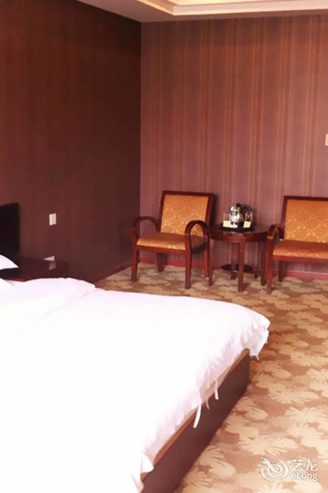 Modern City Inn Чънду Екстериор снимка