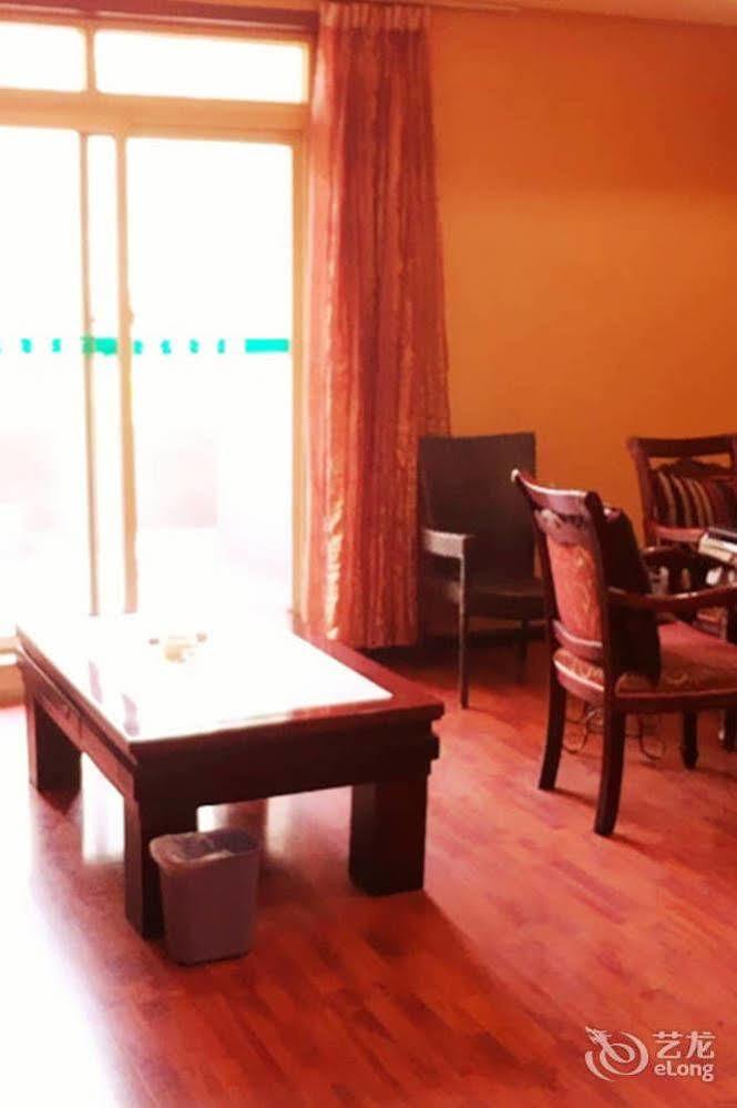 Modern City Inn Чънду Екстериор снимка